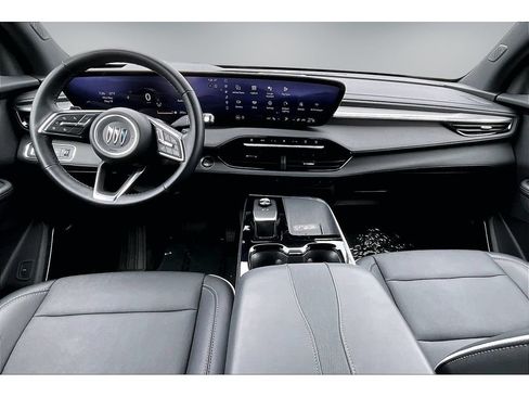 Used 2025 Buick Enclave Preferred AWD/4WD image 7