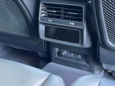 Used 2023 Audi Q7 3.0T Prestige image 46