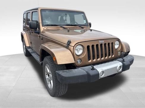 Used 2015 Jeep Wrangler Unlimited Sahara w/ Connectivity Group image 7