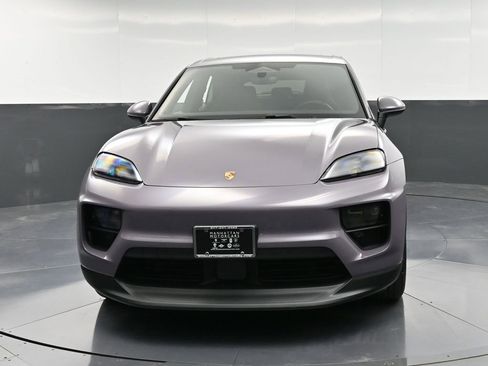 Certified 2025 Porsche Macan 4 Electric image 11