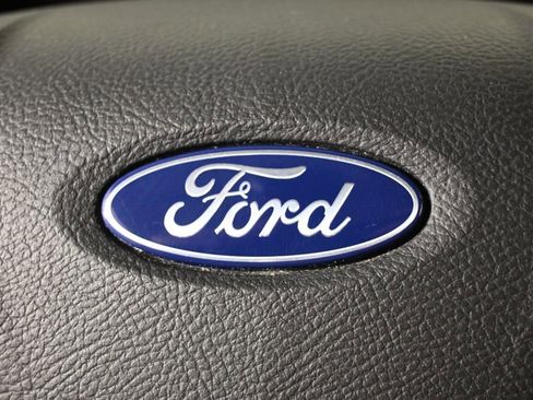 Used 2019 Ford Edge Titanium w/ Cold Weather Package AWD/4WD image 31