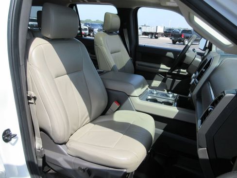 Used 2020 Ford Expedition Max XLT w/ Equipment Group 202A AWD/4WD image 23