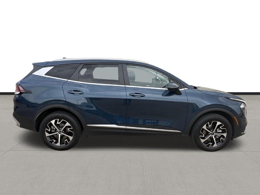 Used 2023 Kia Sportage EX AWD/4WD image 4