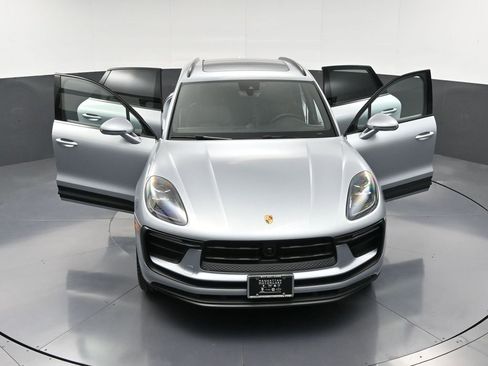 Certified 2025 Porsche Macan image 34