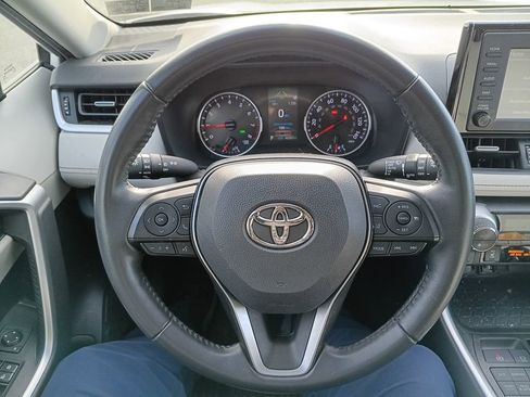 Used 2019 Toyota RAV4 XLE Premium image 6