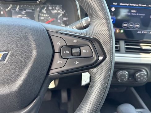 New 2026 Chevrolet Trax LS w/ LS Convenience Package FWD image 15