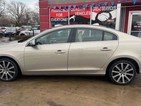 Used 2016 Volvo S60 T5 Inscription Platinum w/ Climate Package image 12