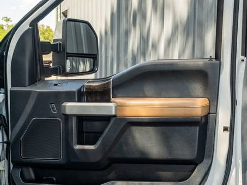 Used 2022 Ford F250 Lariat w/ Lariat Value Package AWD/4WD image 43