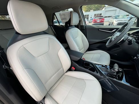 New 2026 Kia Niro EX image 16