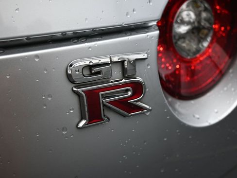 Used 2012 Nissan GT-R Premium image 14