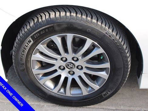 Used 2020 Toyota Sienna XLE w/ XLE Navigation Package image 12