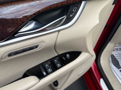 Used 2013 Cadillac XTS Premium image 8