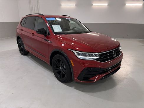 Certified 2024 Volkswagen Tiguan SE R-Line FWD image 4
