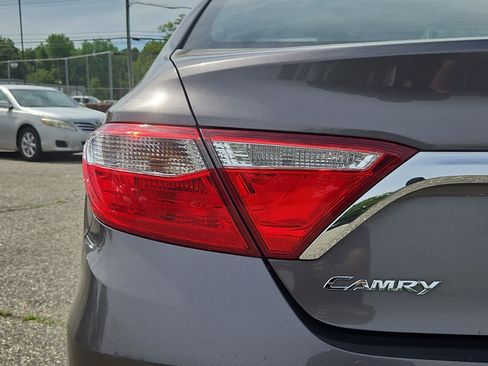 Used 2015 Toyota Camry LE FWD image 12
