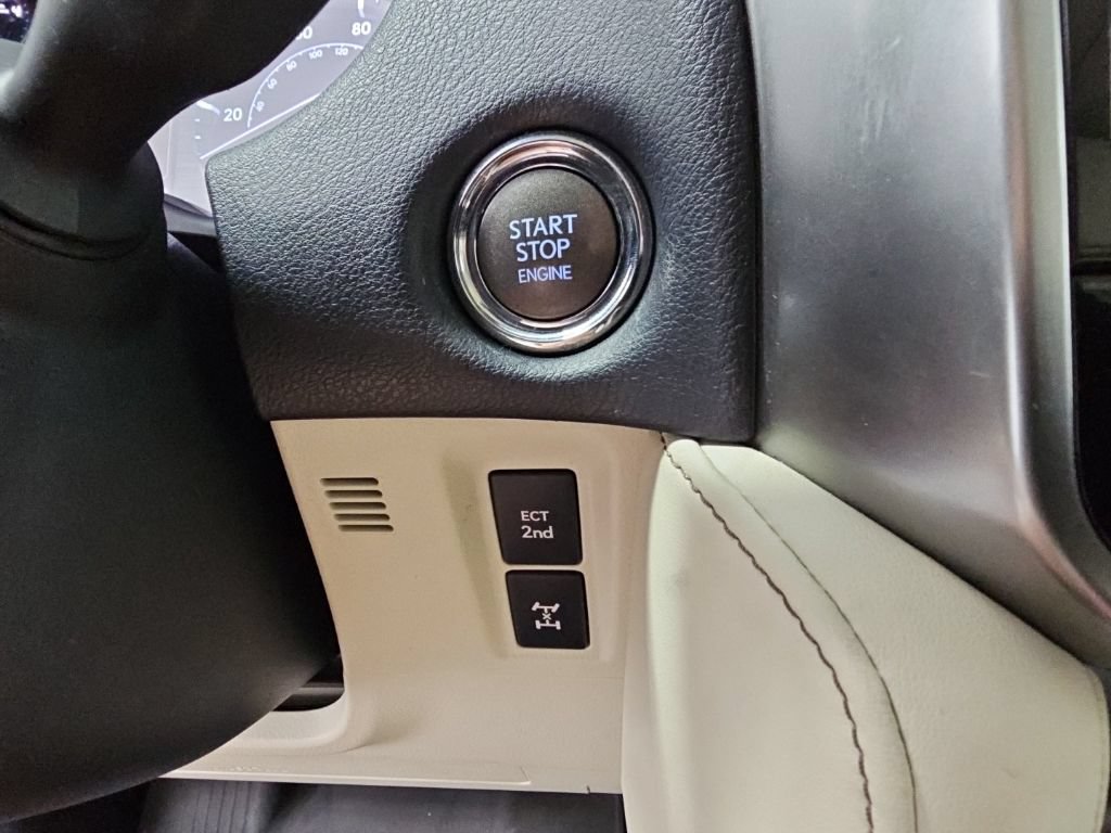 Used 2023 Lexus GX 460 Premium w/ Accessory Package AWD/4WD image 24