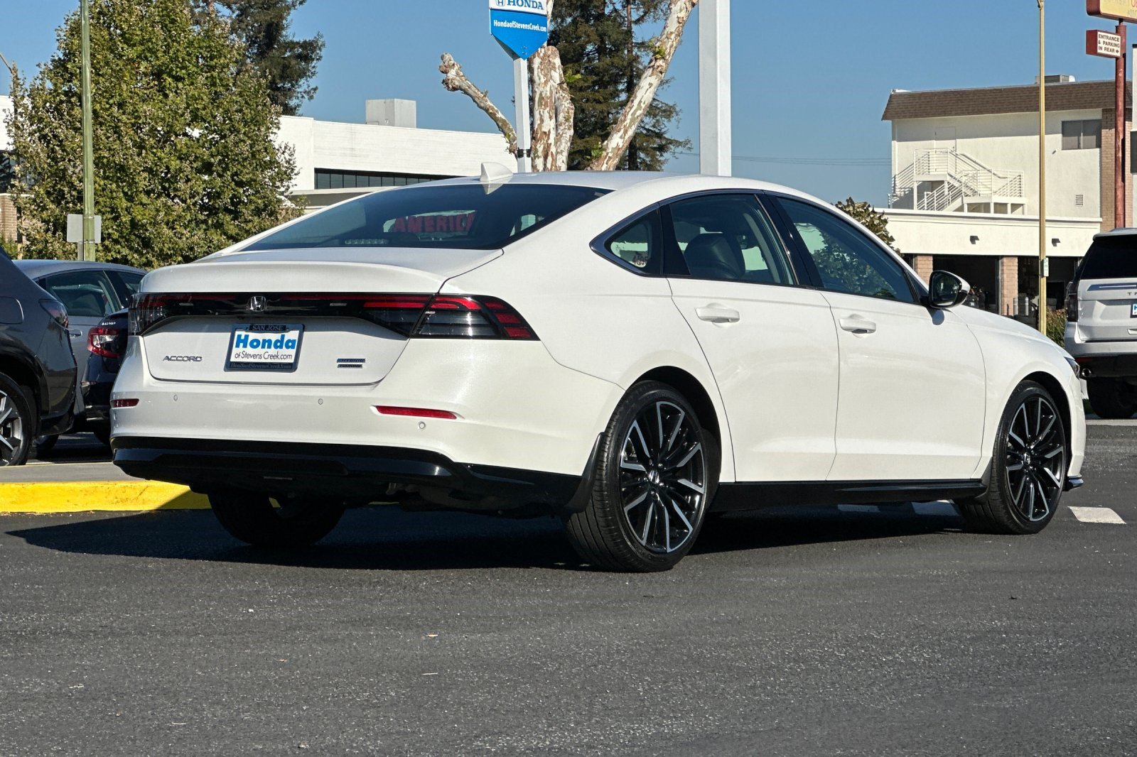 Used 2025 Honda Accord Touring image 9