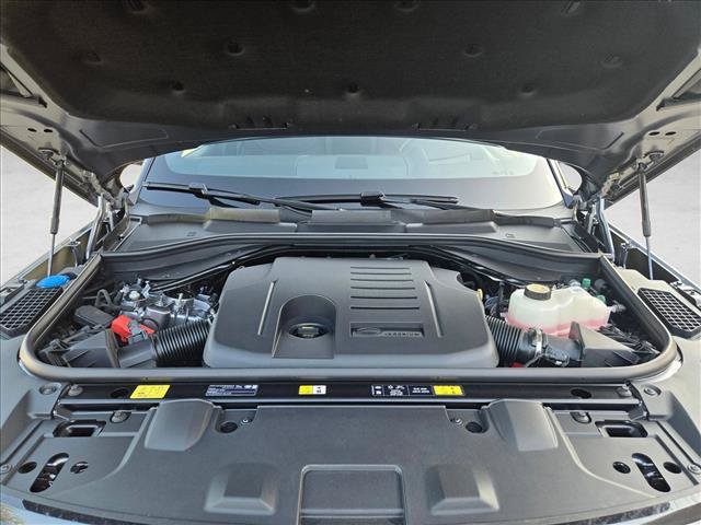 New 2026 Land Rover Range Rover Long Wheelbase SE AWD/4WD image 17