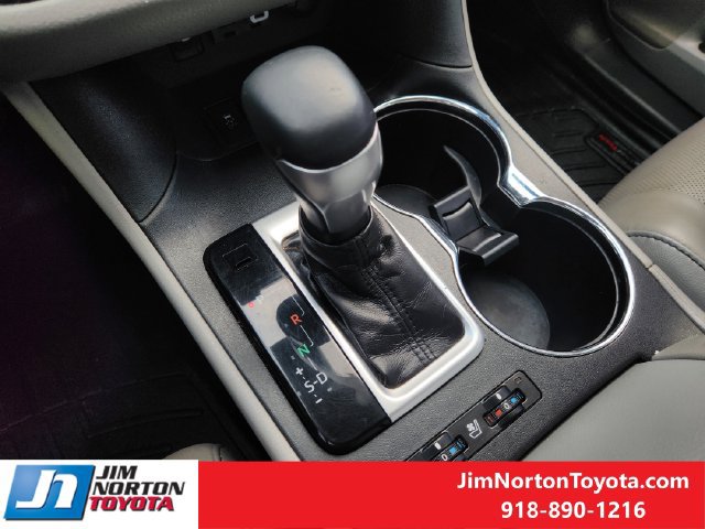 Used 2019 Toyota Highlander Limited FWD image 21