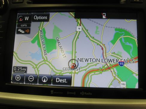 Used 2019 Toyota Highlander XLE image 4