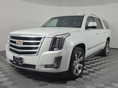 Used 2017 Cadillac Escalade ESV Premium Luxury AWD/4WD image 3