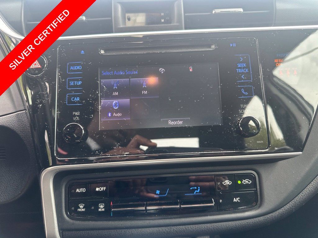 Used 2019 Toyota Corolla LE FWD image 11