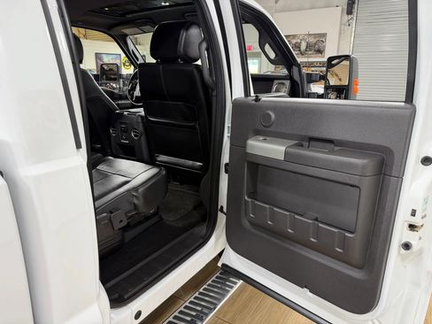 Used 2015 Ford F250 Lariat w/ Lariat Ultimate Package AWD/4WD image 18