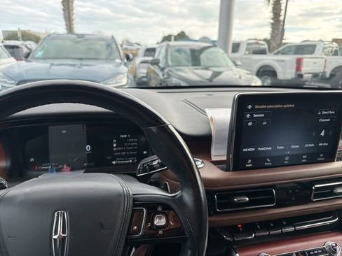Used 2022 Lincoln Aviator Reserve w/ Equipment Group 201A image 10