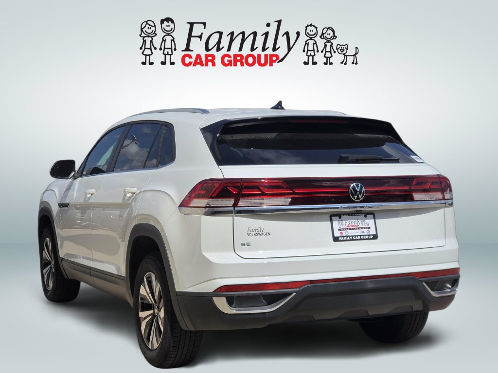 Used 2024 Volkswagen Atlas Cross Sport SE FWD image 3