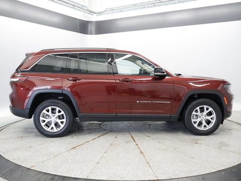 Used 2022 Jeep Grand Cherokee Limited AWD/4WD image 8