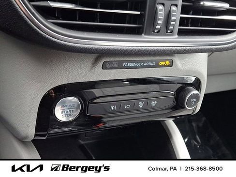 Used 2023 Ford Escape Platinum w/ Premium Technology Package FWD image 16