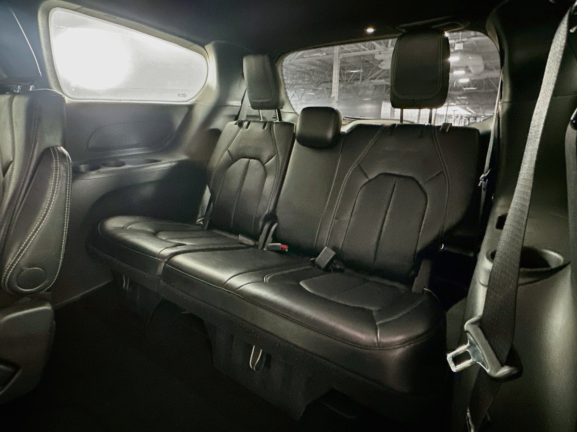 Used 2025 Chrysler Pacifica Select FWD image 28