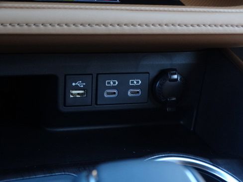 New 2026 Toyota Highlander Platinum image 23