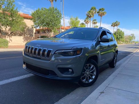 Used 2020 Jeep Cherokee Latitude Plus FWD image 4