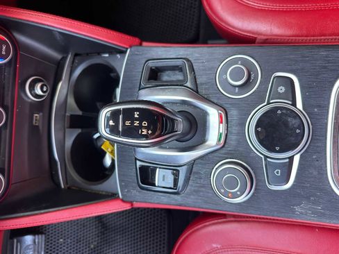 Used 2020 Alfa Romeo Stelvio w/ Nero Edizione image 18