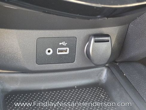 Used 2020 Nissan Rogue SV FWD image 28