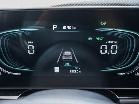 Certified 2025 Kia Niro EX FWD image 24