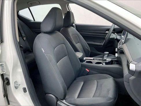 Certified 2024 Nissan Altima 2.5 SV image 6