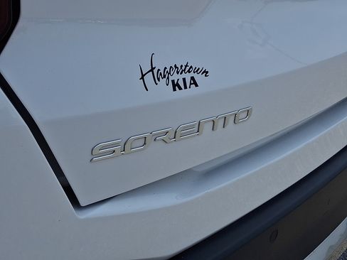Certified 2024 Kia Sorento S AWD/4WD image 32