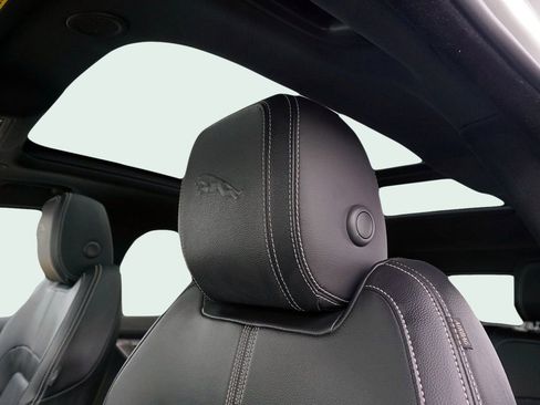 Used 2024 Jaguar F-PACE R-Dynamic S image 31