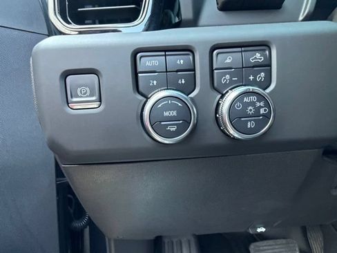 Used 2024 GMC Sierra 2500 AT4 w/ AT4 Premium Plus Package AWD/4WD image 33