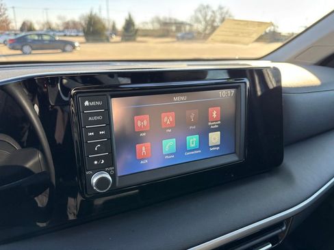 Used 2025 Nissan Kicks S image 19