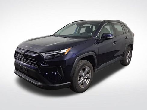 Used 2025 Toyota RAV4 XLE AWD/4WD image 2