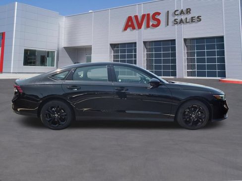 Used 2025 Honda Accord SE image 5
