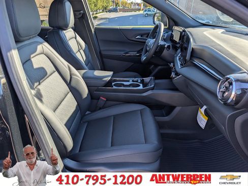 New 2026 Chevrolet Equinox LT w/ Convenience Package II image 8