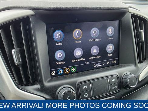 Used 2024 GMC Terrain SLT image 18