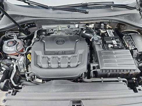 Used 2023 Volkswagen Tiguan SEL R-Line image 39