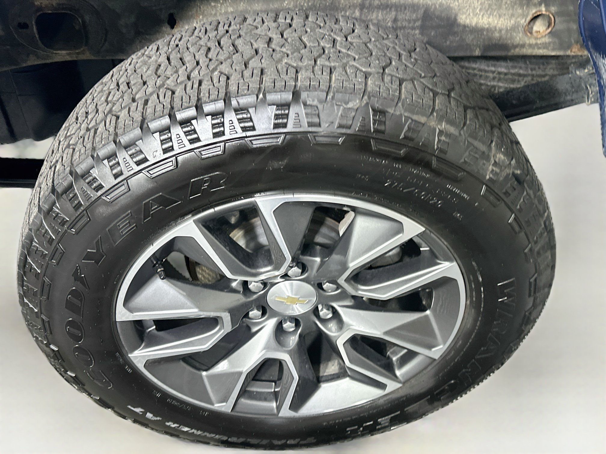 Used 2024 Chevrolet Silverado 1500 LT AWD/4WD image 11