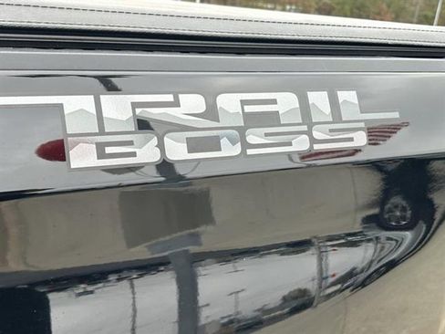 Used 2023 Chevrolet Silverado 1500 LT Trail Boss w/ LT Trail Boss Premium Package image 8