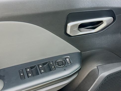 Used 2025 Kia K4 FWD image 15