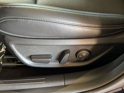 Used 2026 Genesis G70 2.5T RWD image 23